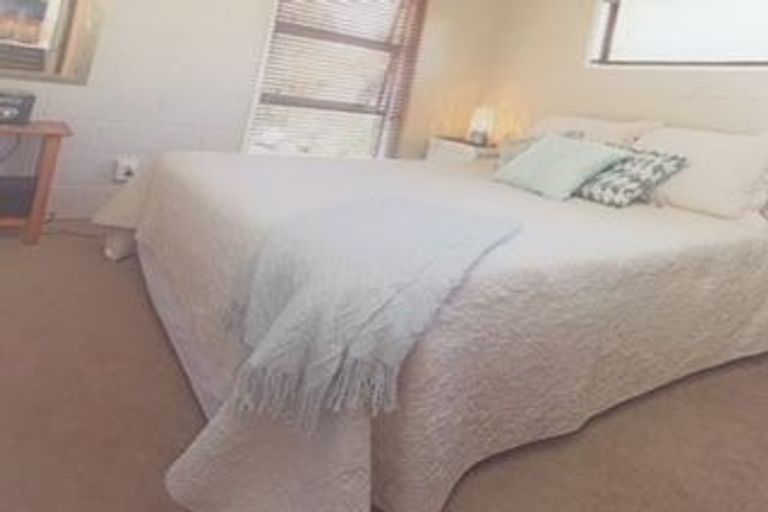 Photo of property in 22 Amorino Drive, Red Beach, 0932