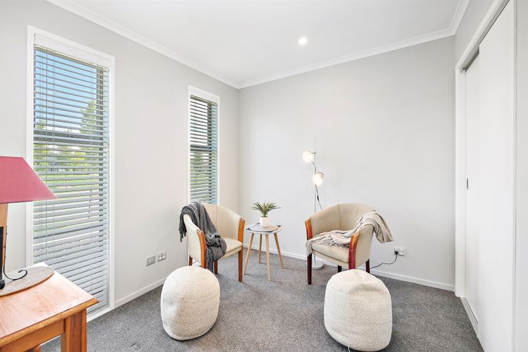 Photo of property in 28 Shillingford Boulevard, Rolleston, 7615