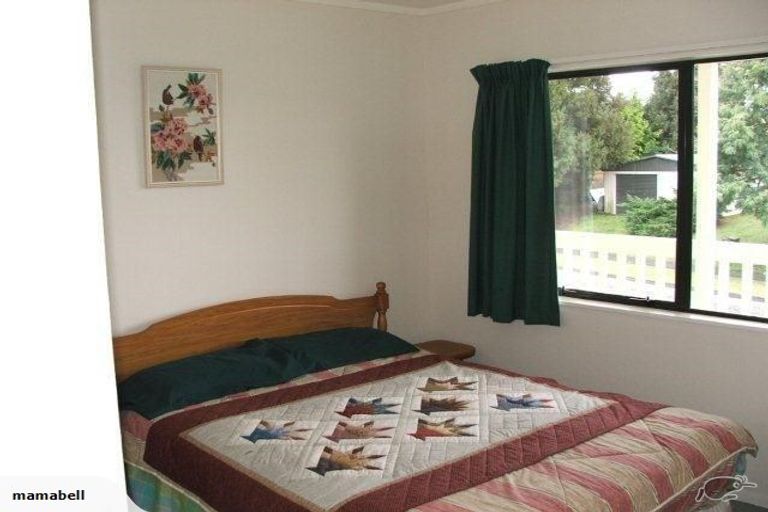 Photo of property in 17 Reeves Road, Acacia Bay, Taupo, 3330