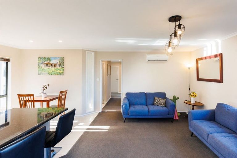 Photo of property in 12 Lydia Place, Kelvin Grove, Palmerston North, 4414