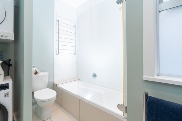 Photo of property in 33 Owen Street, Newtown, Wellington, 6021