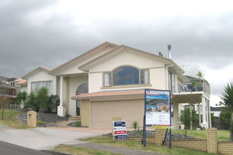 Photo of property in 5 Bonnard Place, West Harbour, Auckland, 0618