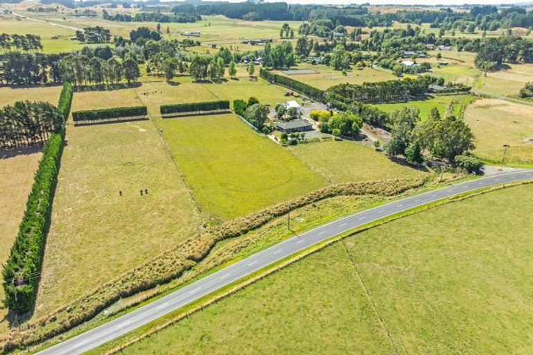 Photo of property in 168 Parewanui Road, Bulls, 4894