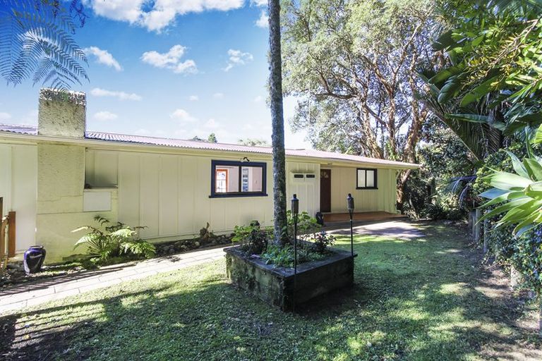 Photo of property in 21 Kauri Loop Road, Oratia, Auckland, 0604