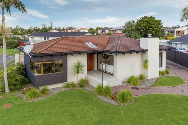 Photo of property in 14 Fielding Crescent, Farm Cove, Auckland, 2012