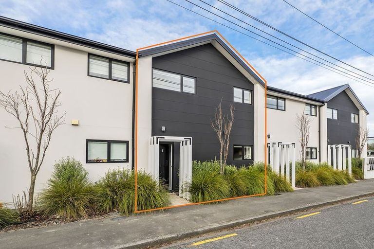 Photo of property in 5 Bings Lane, Richmond, Christchurch, 8013