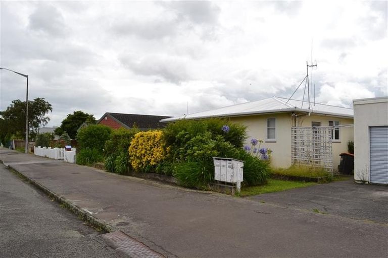Photo of property in 145 Heretaunga Street, Palmerston North, 4414