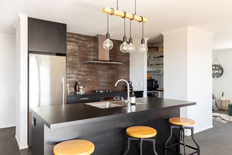 Photo of property in 3 Aheahea Way, Hurworth, New Plymouth, 4310