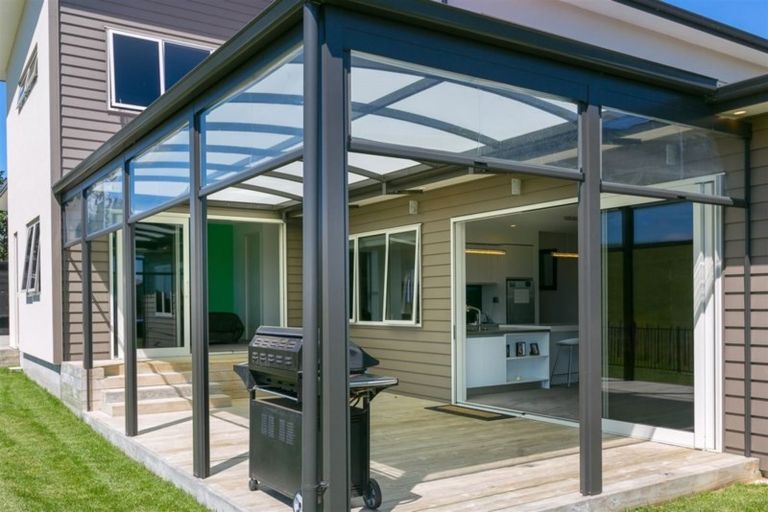 Photo of property in 5d Vardon Way, Waiwhakaiho, New Plymouth, 4312