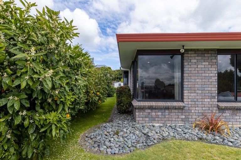 Photo of property in 24 Sheridan Crescent, Leamington, Cambridge, 3432