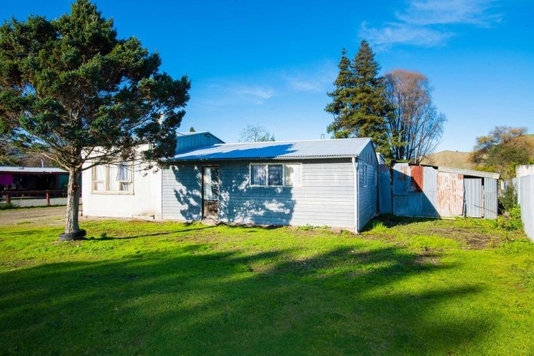 Photo of property in 10 Kipling Road, Te Karaka, 4022