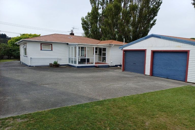 Photo of property in 43 Totara Street, Wainuiomata, Lower Hutt, 5014