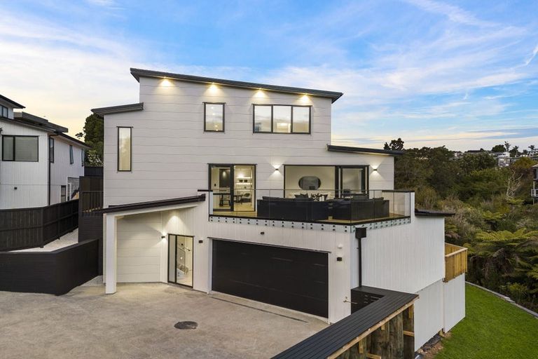 Photo of property in 28a Oliver Twist Avenue, Mellons Bay, Auckland, 2014