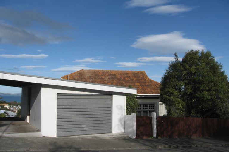 Photo of property in 8 Cobden Road, Bluff Hill, Napier, 4110