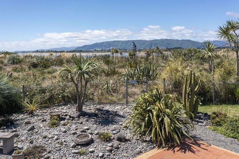 Photo of property in 263 Manly Street, Paraparaumu Beach, Paraparaumu, 5032