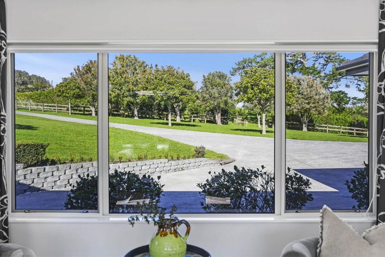 Photo of property in 289 Old North Road, Kumeu, 0892
