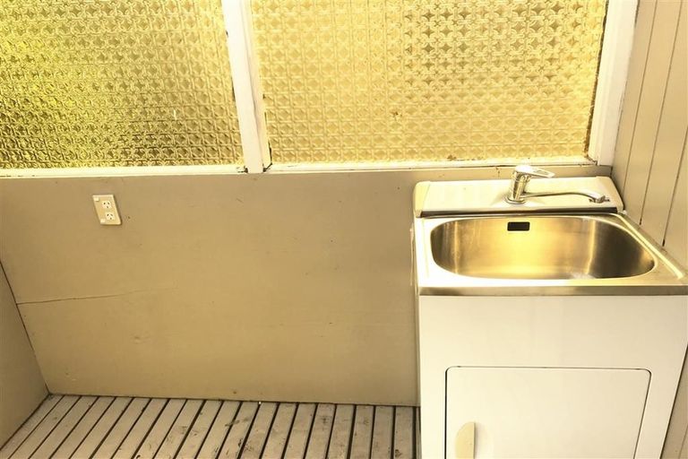 Photo of property in 227 Sturges Road, Henderson, Auckland, 0612