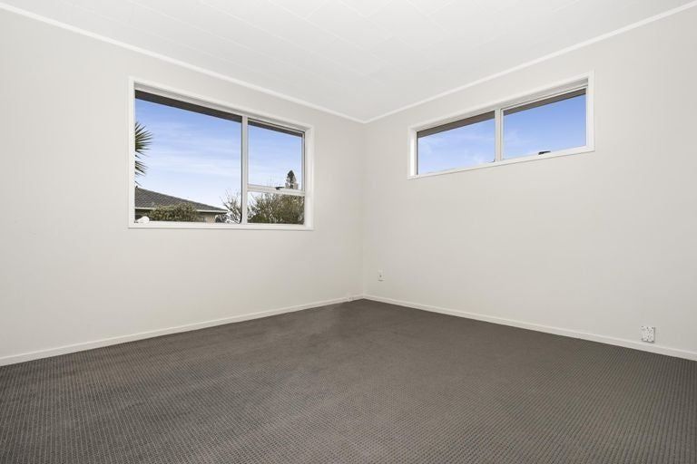 Photo of property in 11 Gambare Place, Wattle Downs, Auckland, 2103