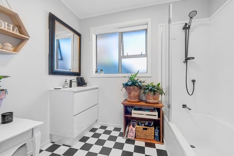 Photo of property in 210a Te Moana Road, Waikanae, 5036