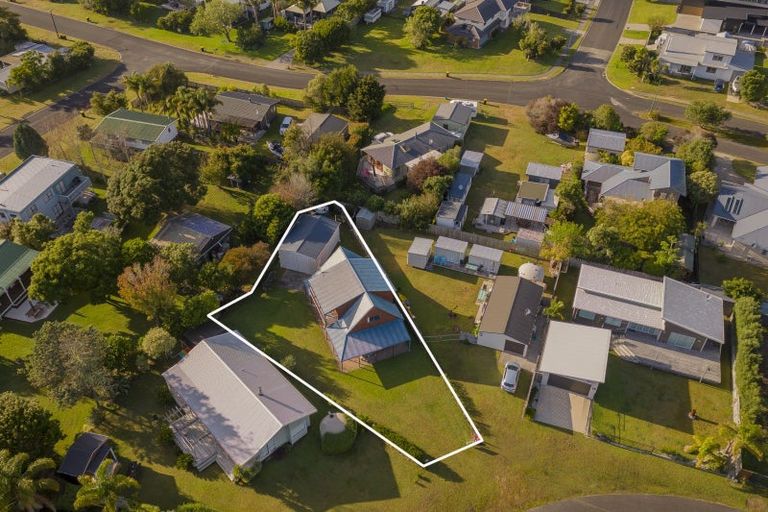 Photo of property in 20 The Crowsnest, Cooks Beach, Whitianga, 3591