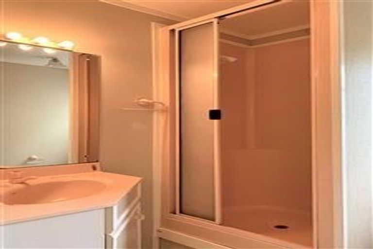 Photo of property in 28 Matipo Road, Mairangi Bay, Auckland, 0630