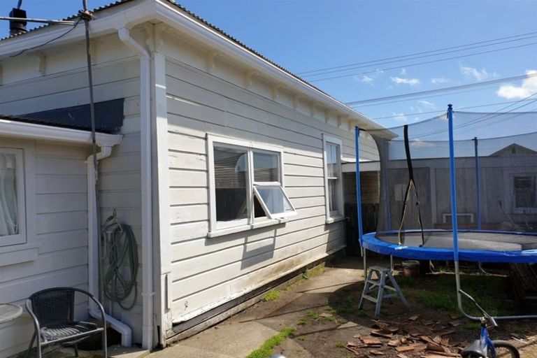Photo of property in 23 Mako Mako Road, Levin, 5510