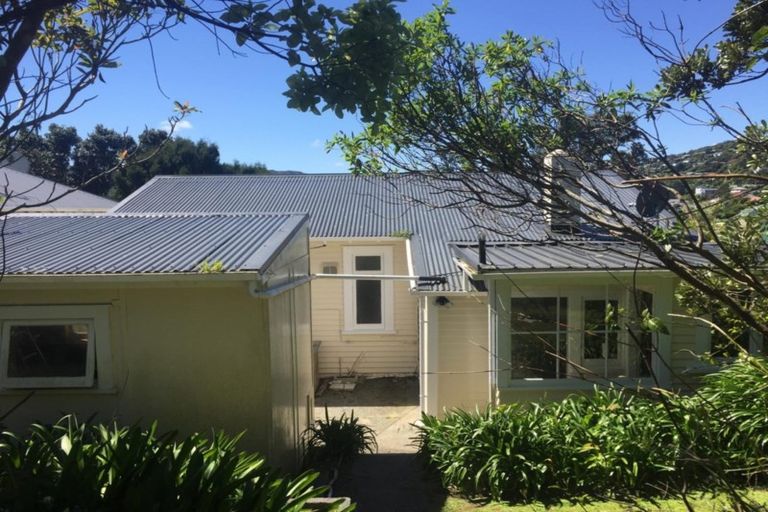 Photo of property in 11 Norfolk Street, Northland, Wellington, 6012