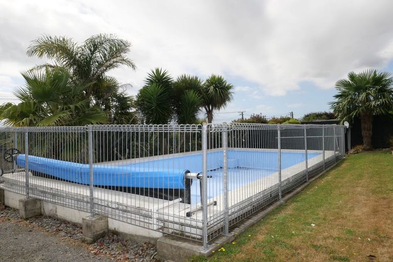 Photo of property in 11 Kotare Street, Waikanae, 5036