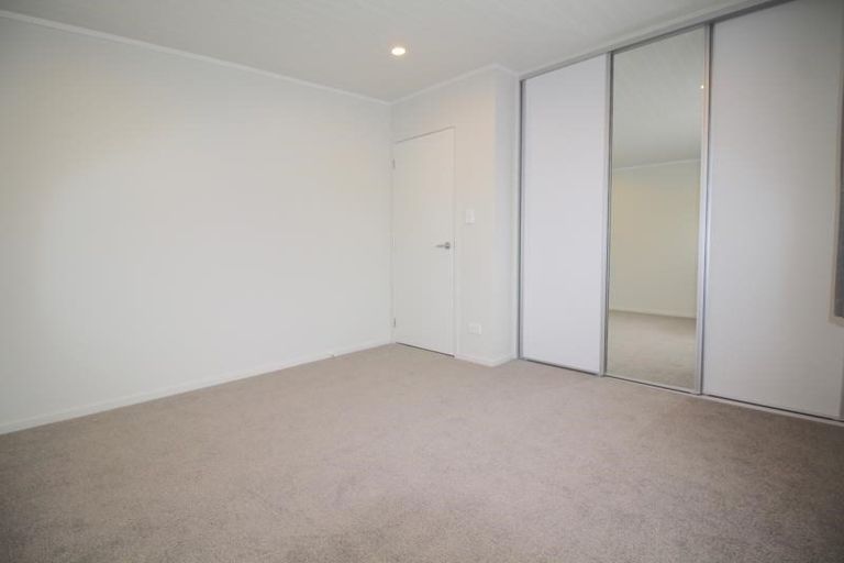 Photo of property in 808a Beach Road, Browns Bay, Auckland, 0630