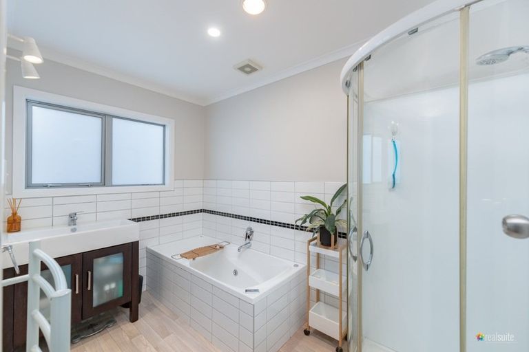 Photo of property in 60 Korokoro Road, Korokoro, Lower Hutt, 5012