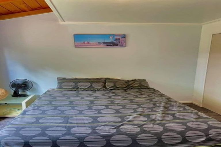 Photo of property in 6 Shearwater Street, One Tree Point, 0118