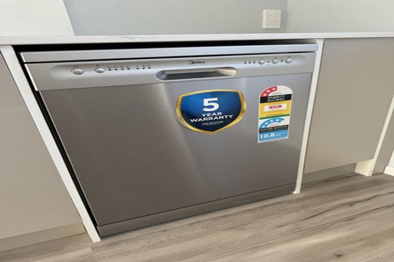 Photo of property in 115 Moorefield Road, Johnsonville, Wellington, 6037