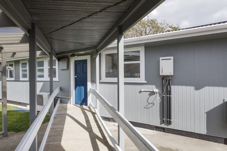 Photo of property in 42 Robinson Crescent, Westbrook, Palmerston North, 4412