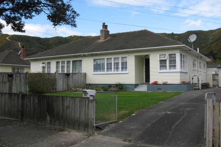 Photo of property in 11 Freyberg Street, Waterloo, Lower Hutt, 5011