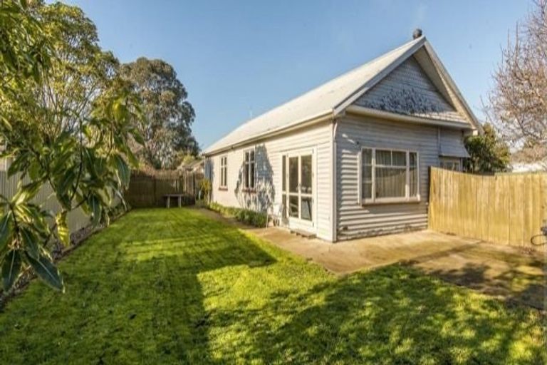 Photo of property in 23a Cross Street, Phillipstown, Christchurch, 8011