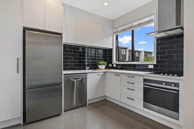 Photo of property in 12/50 Ocean View Road, Northcote, Auckland, 0627