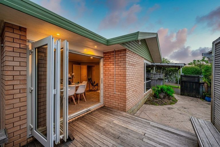 Photo of property in 2/116 Meadowland Drive, Somerville, Auckland, 2014