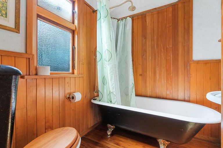 Photo of property in 7 Hawkins Drive, Martinborough, 5711