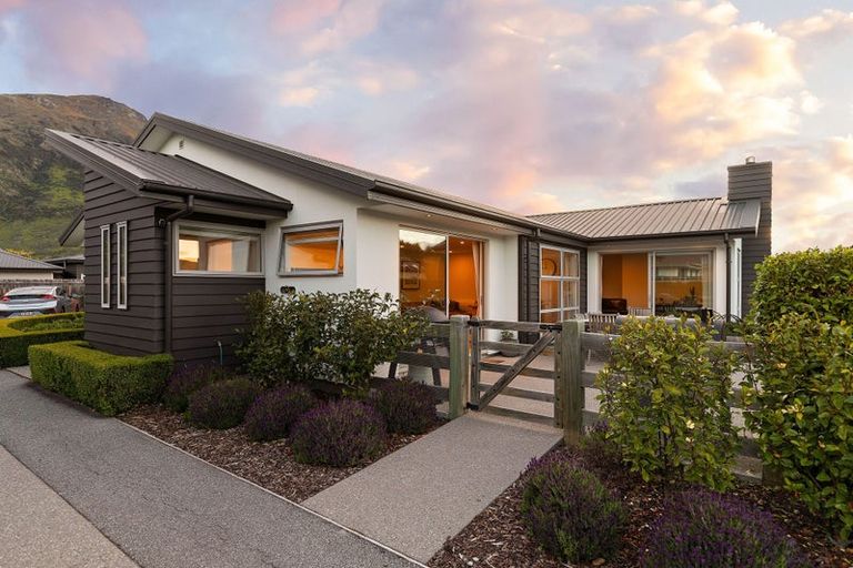 Photo of property in 22 Lochnagar Drive, Lake Hayes, Queenstown, 9304