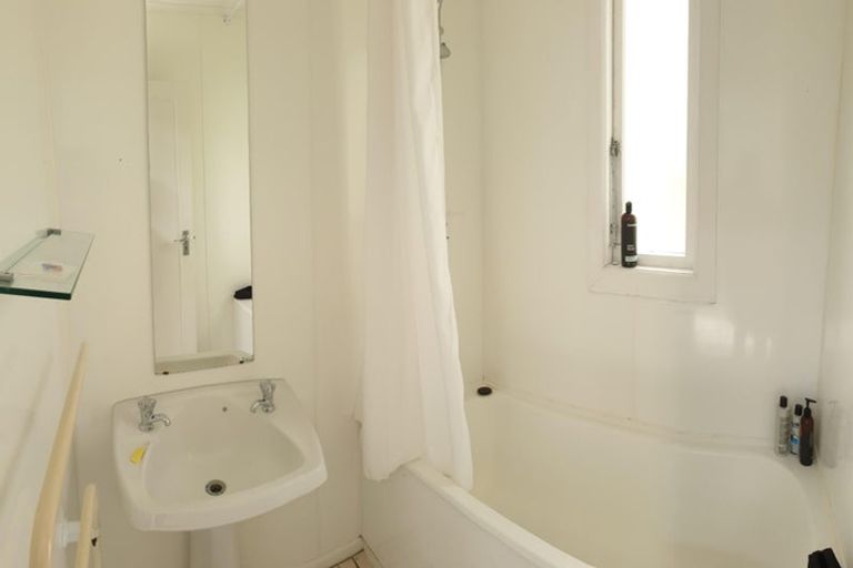 Photo of property in 41 Charlotte Avenue, Brooklyn, Wellington, 6021