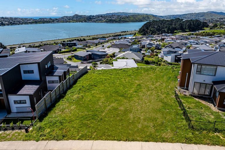 Photo of property in 64 Queen Charlotte Drive, Aotea, Porirua, 5024