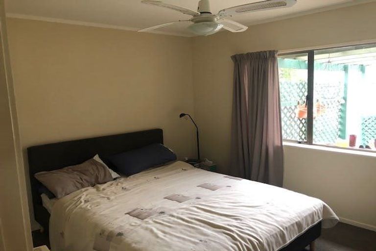 Photo of property in 50c Mirrabooka Avenue, Botany Downs, Auckland, 2010