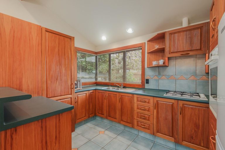 Photo of property in 18 Durham Crescent, Palmerston North, 4414