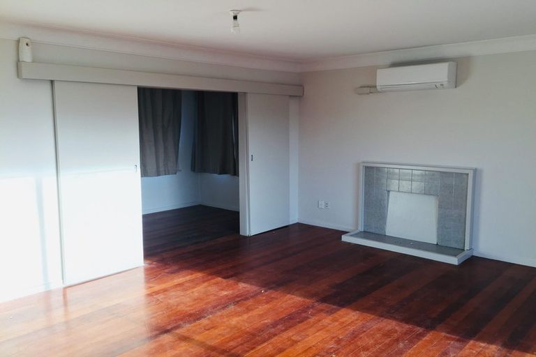 Photo of property in 12 Olive Street, Manurewa, Auckland, 2102