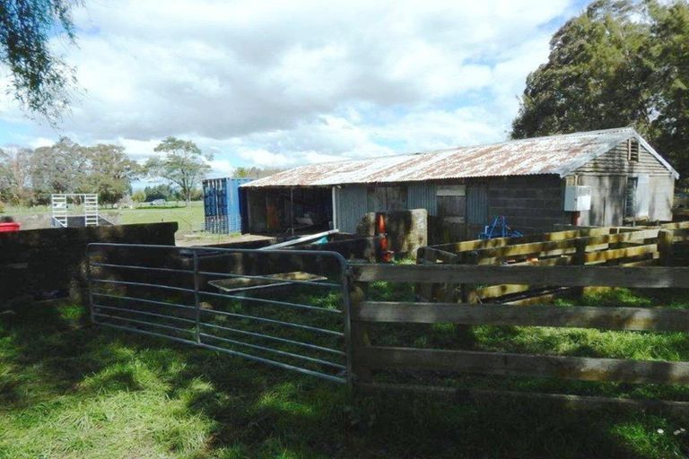 Photo of property in 421 Haringa Road, Carrington, Carterton, 5791