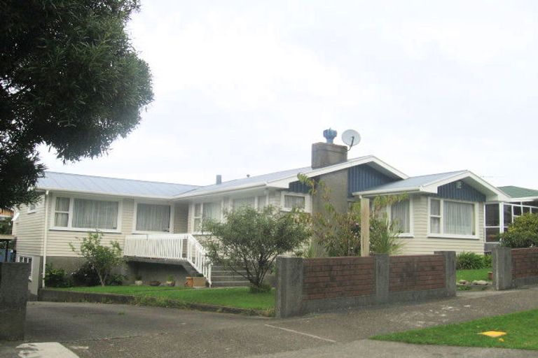 Photo of property in 44 Cedar Street, Maungaraki, Lower Hutt, 5010