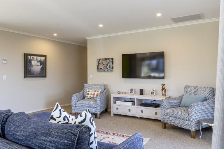 Photo of property in 4 Tuhua Close, Wharewaka, Taupo, 3330