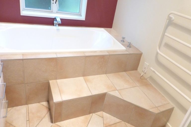 Photo of property in 9 Courtfield Close, Parklands, Christchurch, 8083