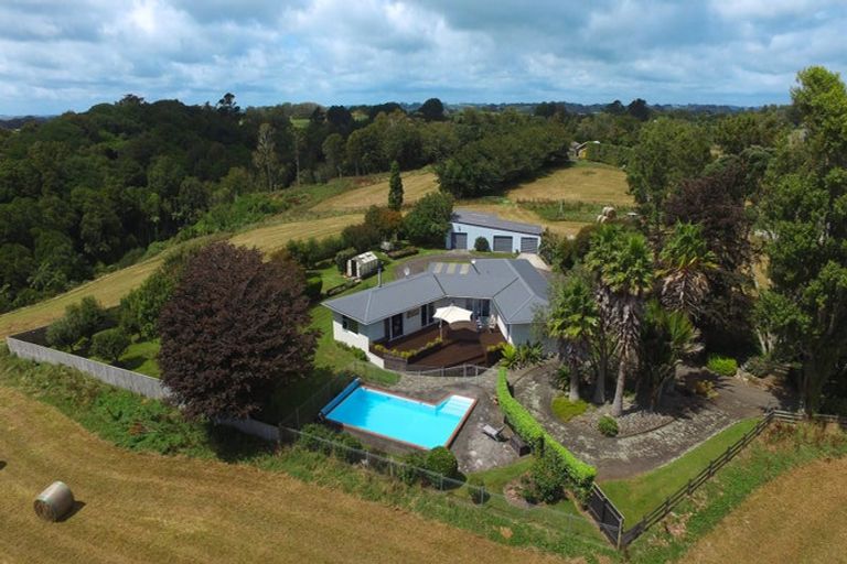 Photo of property in 199 Henwood Road, Paraite, New Plymouth, 4372