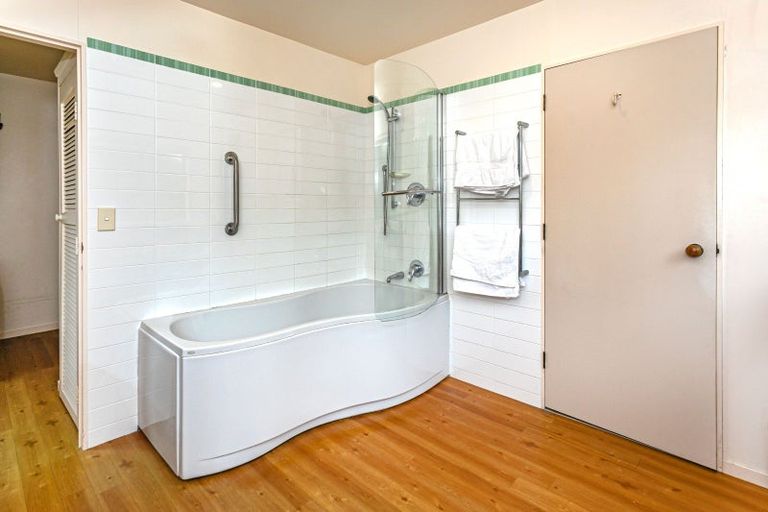 Photo of property in 2 Tairua Heights, Tairua, 3508